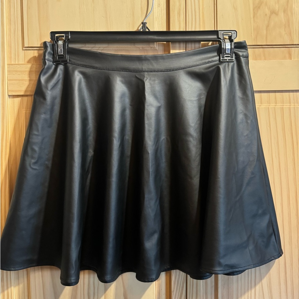 Elegant Black Leather Skirt